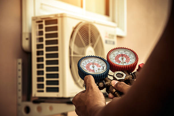 Professional Ductwork Repair technician working in Taft, FL